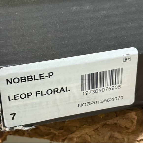 Betsy Johnson Noble Bow Heels Size 7 - Picture 13 of 13